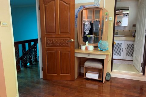Townhouse in Bangkok, Thailand 4 bedrooms № 66516 - photo 19