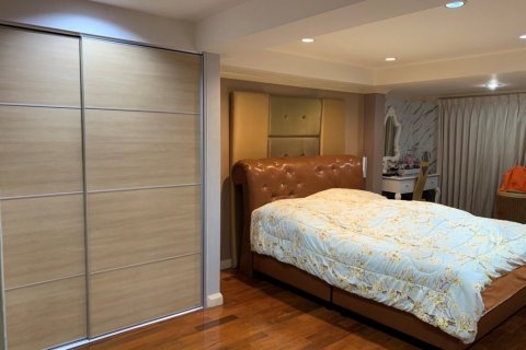 Townhouse in Bangkok, Thailand 4 bedrooms № 66516 - photo 16