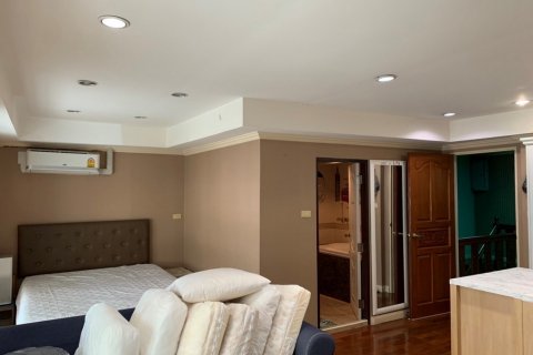 Townhouse in Bangkok, Thailand 4 bedrooms № 66516 - photo 13