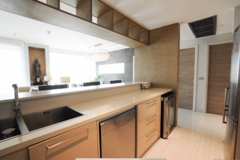 Condominio de 3 dormitorios en Khlong San, Bangkok, Tailandia № 149697 - foto 9