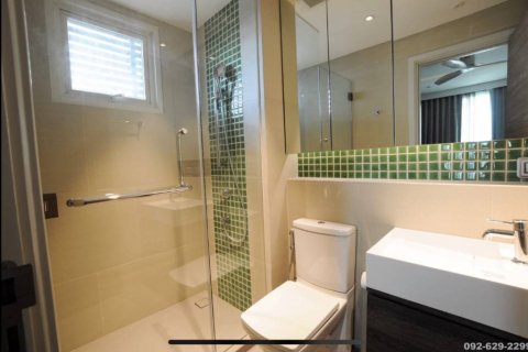 Condominio de 3 dormitorios en Khlong San, Bangkok, Tailandia № 149697 - foto 6