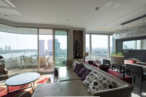 Condominio de 3 dormitorios en Khlong San, Bangkok, Tailandia № 149697 - foto 4