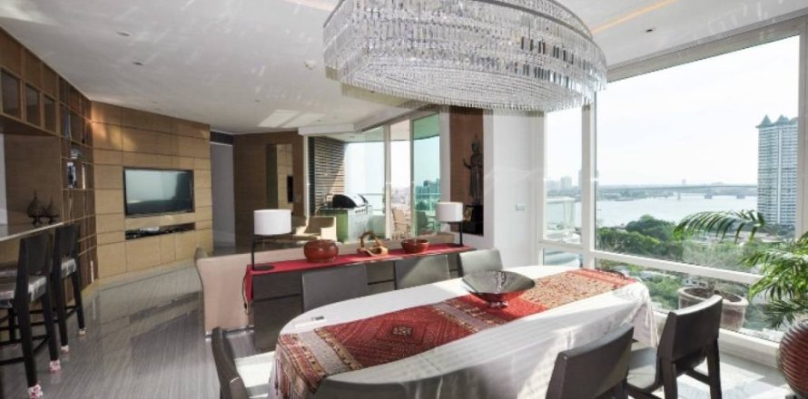 Condominio de 3 dormitorios en Khlong San, Bangkok, Tailandia № 149697