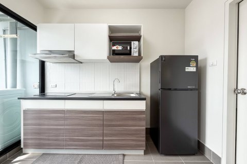 Apartamento de 2 habitaciones en Pattaya, Tailandia № 220567 - foto 4