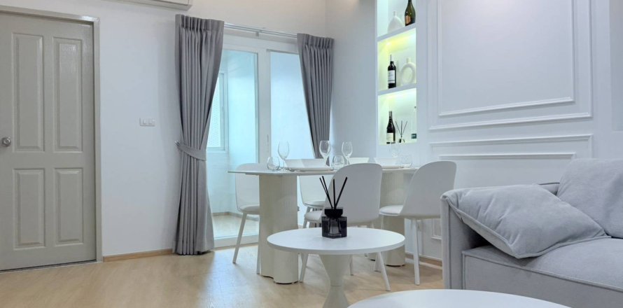 Apartment in Pattaya, Thailand 2 rooms № 220566