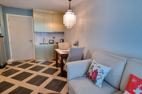 Apartamento de 2 habitaciones en Pattaya, Tailandia № 220564 - foto 2