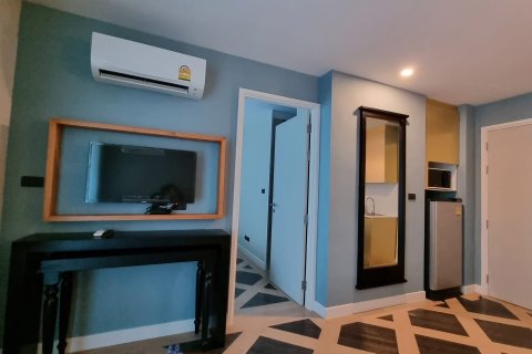 Apartamento de 2 habitaciones en Pattaya, Tailandia № 220564 - foto 3