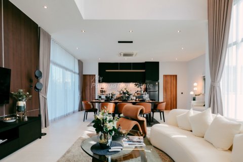 Casa de 4 dormitorios en Bang Lamung, Tailandia № 55081 - foto 10
