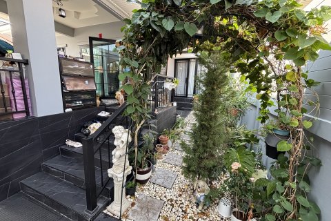 Chalet de 3 dormitorios en Hua Hin, Tailandia № 164161 - foto 3