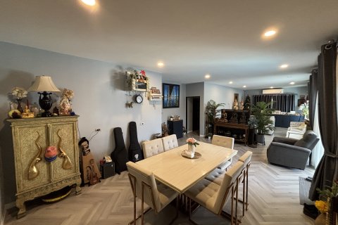 Chalet de 3 dormitorios en Hua Hin, Tailandia № 164161 - foto 4