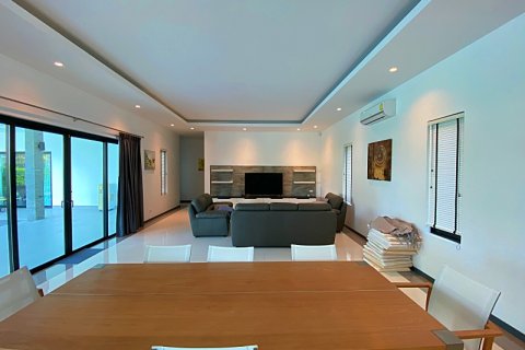 Chalet de 3 dormitorios en Hua Hin, Tailandia № 168660 - foto 26