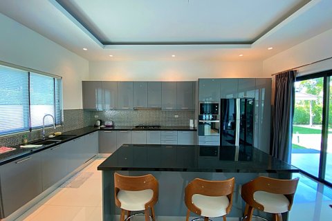 Chalet de 3 dormitorios en Hua Hin, Tailandia № 168660 - foto 23