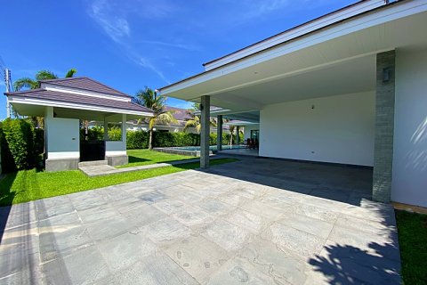 Chalet de 3 dormitorios en Hua Hin, Tailandia № 168660 - foto 12