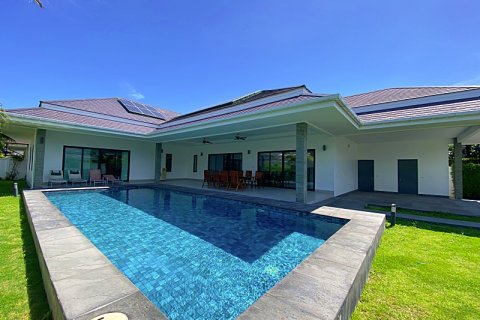 Chalet de 3 dormitorios en Hua Hin, Tailandia № 168660 - foto 4
