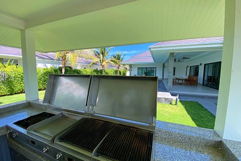 Chalet de 3 dormitorios en Hua Hin, Tailandia № 168660 - foto 9