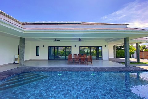 Chalet de 3 dormitorios en Hua Hin, Tailandia № 168660 - foto 19