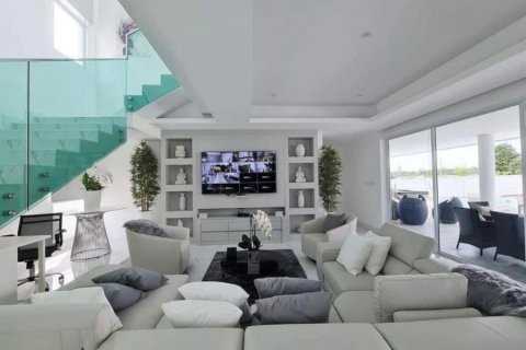 Chalet de 4 dormitorios en Hua Hin, Tailandia № 168663 - foto 10