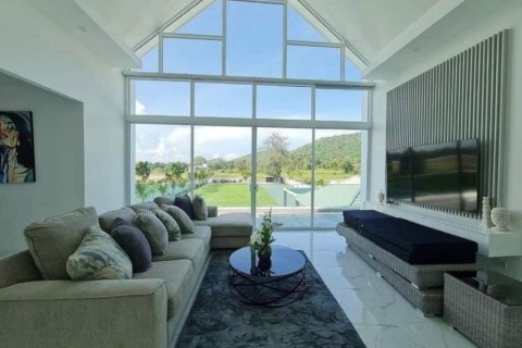 Chalet de 4 dormitorios en Hua Hin, Tailandia № 168663 - foto 11