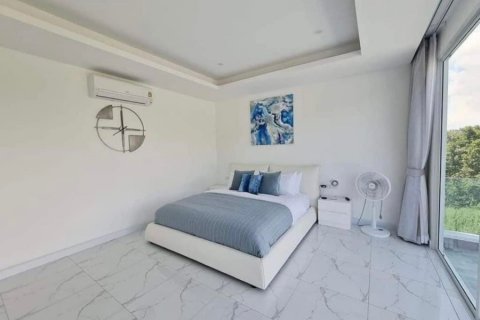 Chalet de 4 dormitorios en Hua Hin, Tailandia № 168663 - foto 12