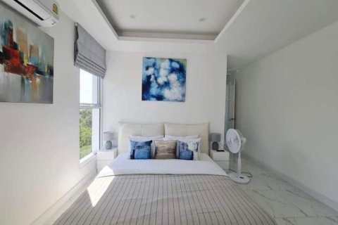 Chalet de 4 dormitorios en Hua Hin, Tailandia № 168663 - foto 14