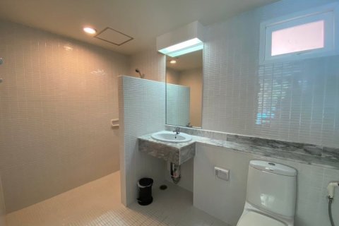 Condominio de 4 dormitorios en Hua Hin, Tailandia № 168659 - foto 16