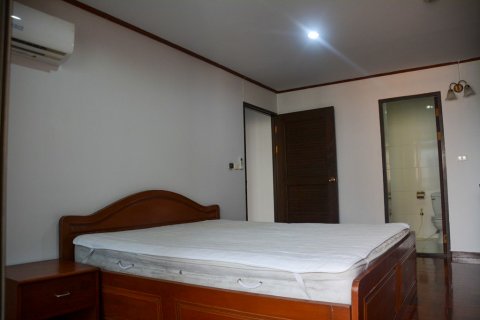 Condominio de 3 dormitorios en Bangkok, Tailandia № 66169 - foto 11