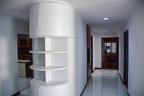 Condominio de 3 dormitorios en Bangkok, Tailandia № 66169 - foto 9