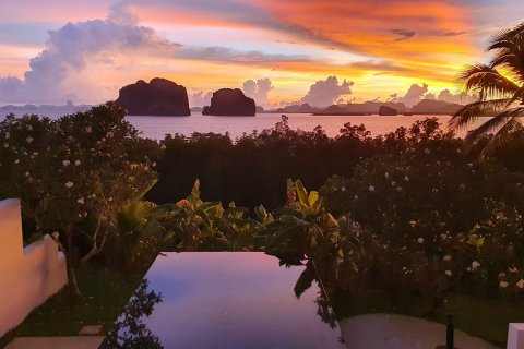 Chalet de 7 dormitorios en Ao Luek, Tailandia № 137578 - foto 7