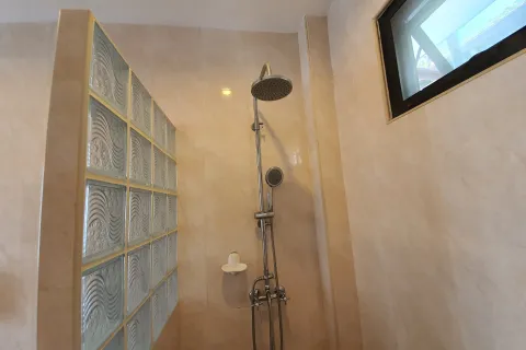 Chalet de 4 dormitorios en Hua Hin, Tailandia № 160580 - foto 19
