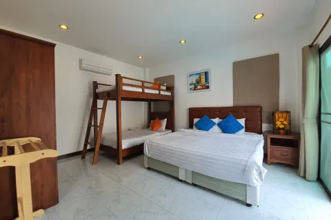 Chalet de 4 dormitorios en Hua Hin, Tailandia № 160580 - foto 11
