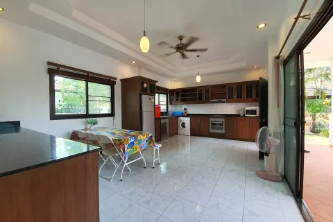 Chalet de 4 dormitorios en Hua Hin, Tailandia № 160580 - foto 6