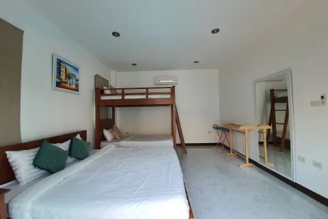 Chalet de 4 dormitorios en Hua Hin, Tailandia № 160580 - foto 12