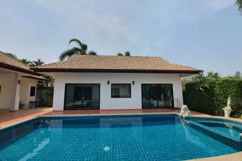 Chalet de 4 dormitorios en Hua Hin, Tailandia № 160580 - foto 2