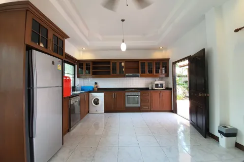 Chalet de 4 dormitorios en Hua Hin, Tailandia № 160580 - foto 7
