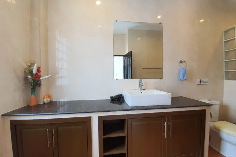 Chalet de 4 dormitorios en Hua Hin, Tailandia № 160580 - foto 14