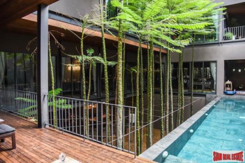 Villa à Lat Phrao, Bangkok, Thaïlande 4 chambres № 194109