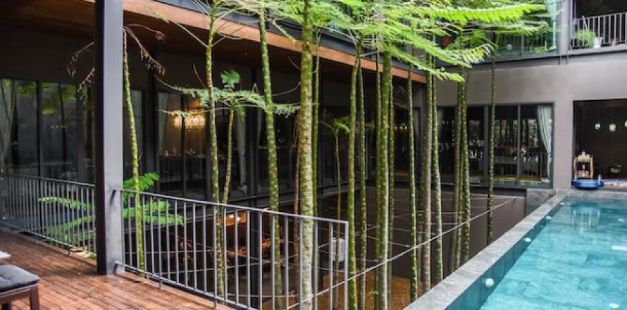 Chalet de 4 dormitorios en Lat Phrao, Bangkok, Tailandia № 194109