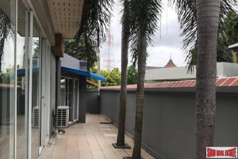 Chalet de 5 dormitorios en Pattaya, Tailandia № 202981 - foto 3