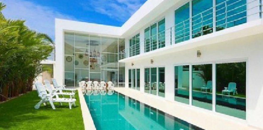 Chalet de 5 dormitorios en Pattaya, Tailandia № 202976