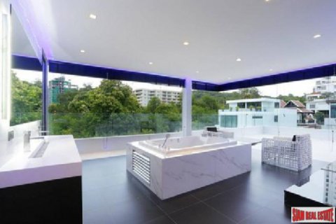 Chalet de 8 dormitorios en Pattaya, Tailandia № 202977 - foto 4