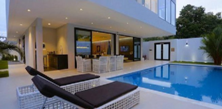 Chalet de 8 dormitorios en Pattaya, Tailandia № 202977