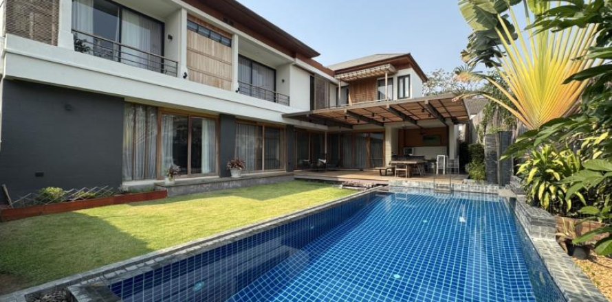 Casa de 4 dormitorios en Bangkok, Tailandia № 202980