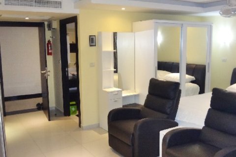 Studio dans le Condo à Pattaya, Thaïlande  № 204184