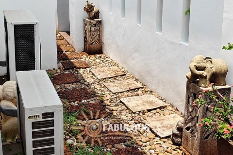 Chalet de 3 dormitorios en Rawai, Tailandia № 179327 - foto 7