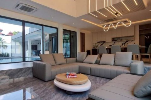 Chalet de 7 dormitorios en Sattahip, Tailandia № 157834 - foto 3