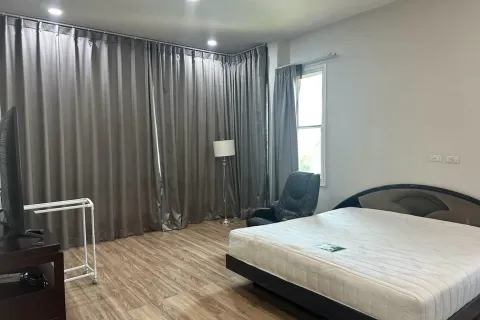 House in Pattaya, Thailand 4 bedrooms № 167640 - photo 15