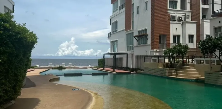 House in Pattaya, Thailand 4 bedrooms № 167640