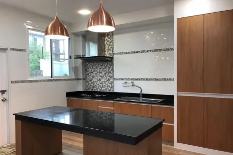 House in Pattaya, Thailand 4 bedrooms № 167640 - photo 6