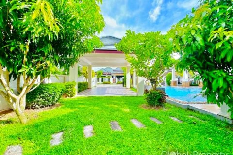 Haus in Pattaya, Thailand 4 Schlafzimmer № 113591 - Foto 4