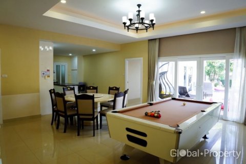 Haus in Pattaya, Thailand 4 Schlafzimmer № 113591 - Foto 27